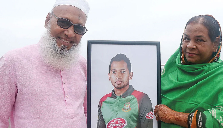 মুশফিকের বাবা-মার ফুসফুসে সংক্রমণ, আনা হচ্ছে ঢাকায়