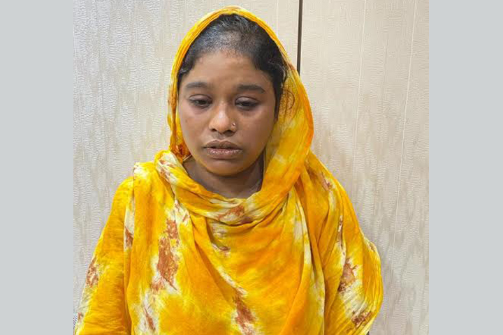 পেট্রোলিয়াম জেলির ভেতরে ভরে ইয়াবা বিক্রি