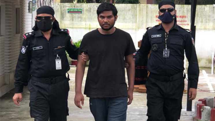 ৫০ টাকার জন্য মাকে পিটিয়ে হত্যা, ‌‘মাদকাসক্ত’ ছেলে গ্রেফতার