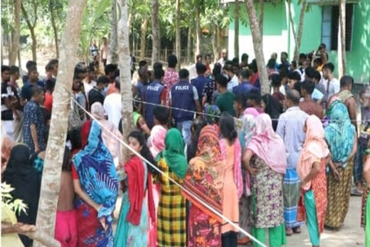 প্রেমের প্রস্তাবে না, হাত-পা বেঁধে কিশোরীকে দলবদ্ধ ধর্ষণের পরdiv class=