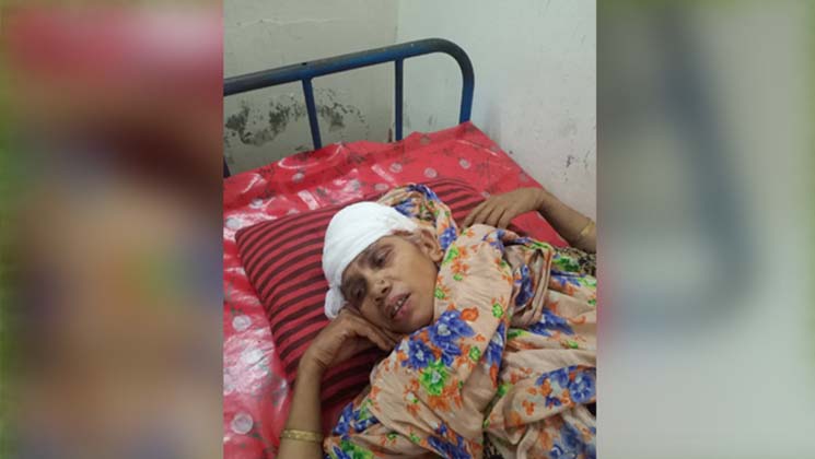 শাশুড়িকে হাতুড়ি পেটা করলেন পুত্রবধূ