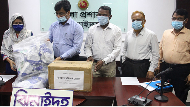 করোনা রোগীদের অফিসার্স ফোরামের স্বাস্থ্য উপকরণ প্রদান