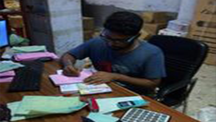 সাতক্ষীরায় এজে আর কুরিয়ার সার্ভিসের অনিয়ম চরমে 