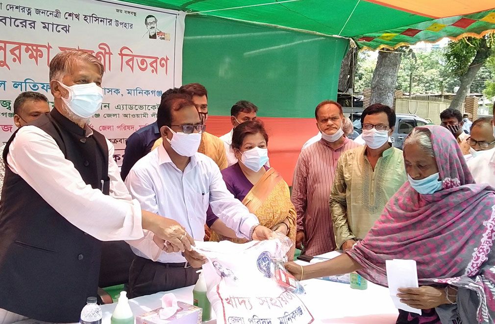 মানিকগঞ্জে ২ হাজার পরিবারকে খাদ্য ও সুরক্ষা সামগ্রী বিতরণ 