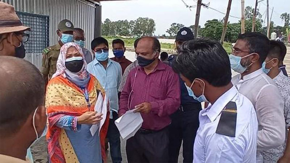 পাটুরিয়ায় চার লঞ্চ মালিককে জরিমানা