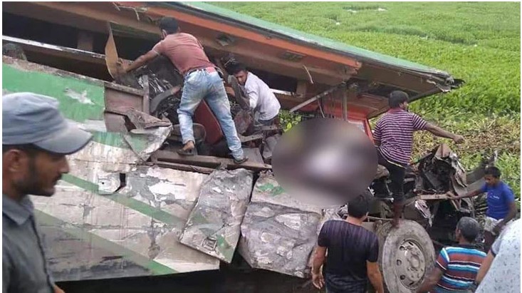 রংপুরে দুই বাসের সংঘর্ষে ৬ জনের মৃত্যু