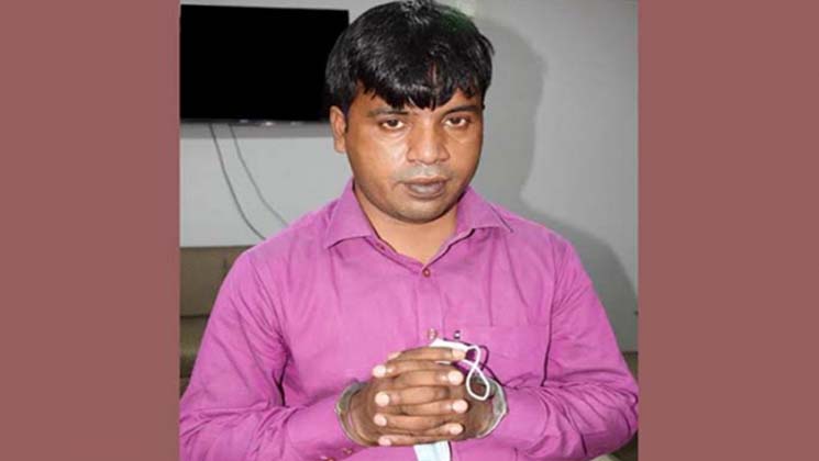 এসিল্যান্ডের কাছে পরিচয় দিলেন ম্যাজিস্ট্রেট, ধরে নিয়ে গেল পুলিশ