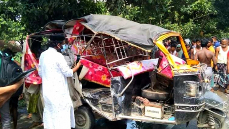 গৌরীপুরে বাসচাপায় অটোর দুই যাত্রী নিহত