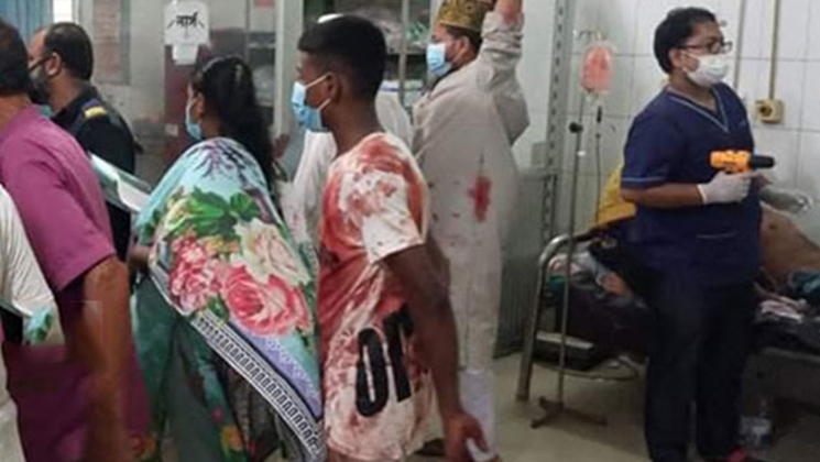 কোরবানি দিতে গিয়ে আহত শতাধিক