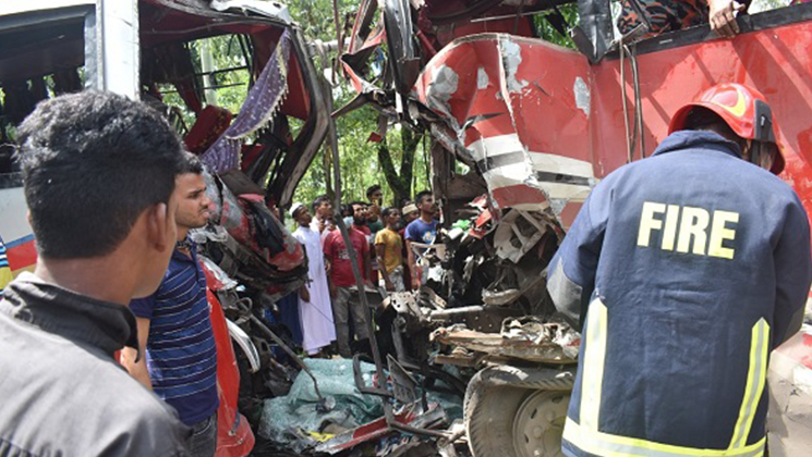রংপুরে ঈদের দিন সড়ক দুর্ঘটনায় নিহত ৪