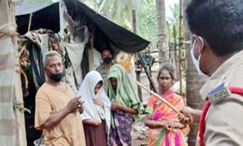 করোনায় মৃত্যুর ভয়ে ‘পুরো পরিবার’ ‌ঘরে বন্দি ১৫ মাস