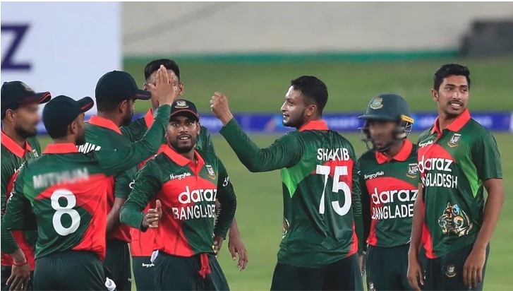 সেরা ব্যাটসম্যানকে সাজঘরে ফেরালেন সাকিব