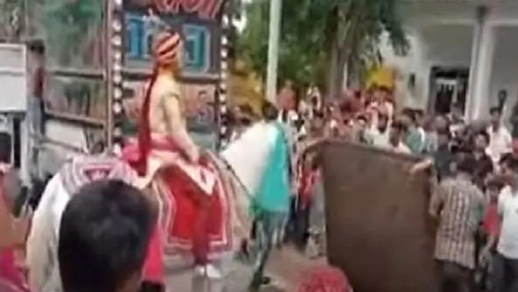বিয়ে বাড়ি থেকে বরকে নিয়ে পালাল ঘোড়া 