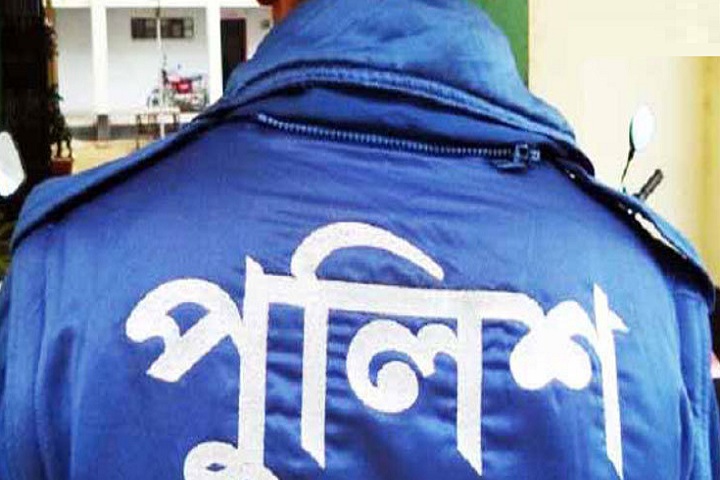 পুলিশ কর্মকর্তাকে মারধর, দুই ভাই গ্রেপ্তার