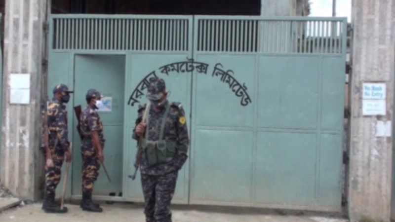 পোশাক কারখানার বাইরে তালা ভেতরে চালু