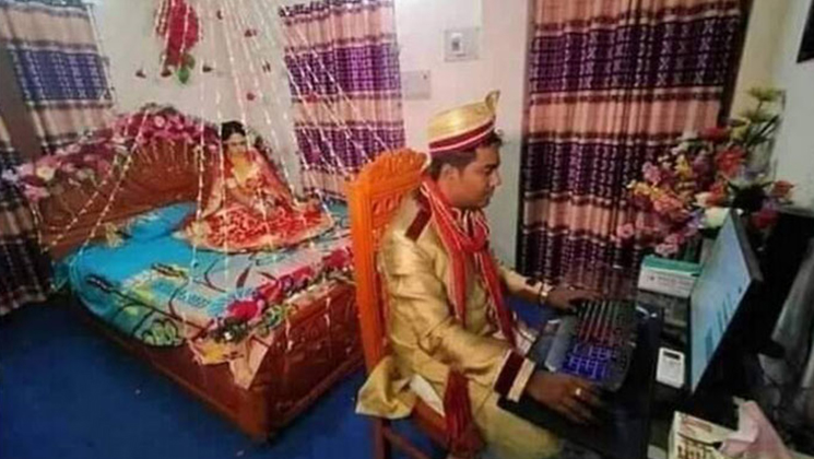 বিয়ের অনুষ্ঠানে অফিসের কাজ, ভিডিও ভাইরাল
