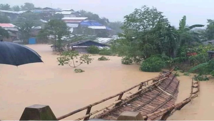দুই দিনে পাহাড় ধস ও ঢলে ২০ জনের মৃত্যু 