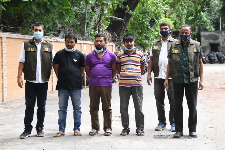 ঢাকায় ভয়ঙ্কর চক্রের তৎপরতা, চাঁদা না দিলে দিনদুপুরেই গুলি 