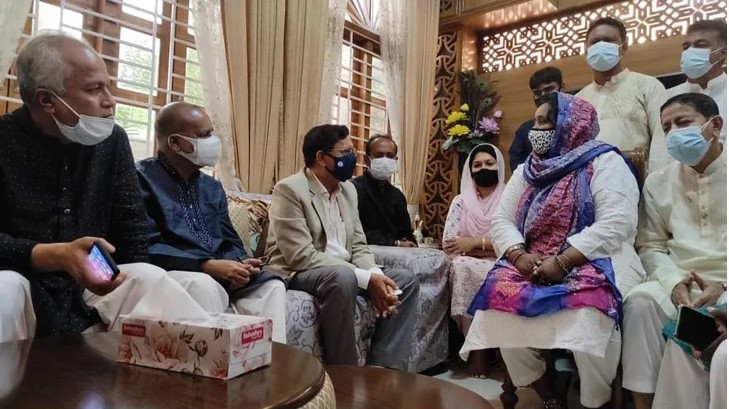 মেয়র আইভীর বাড়িতে মন্ত্রী গোলাম দস্তগীর গাজী