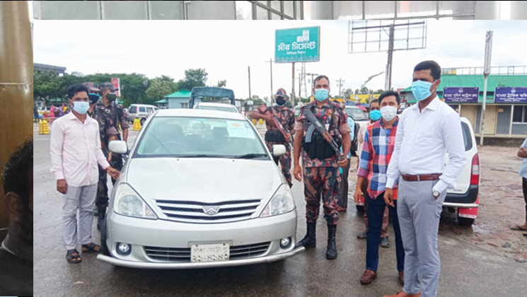 ভুয়া সরকারি লোগো লাগানো গাড়িকে ধরে ফেললেন ম্যাজিস্ট্রেট