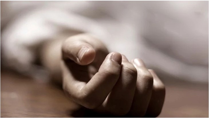 স্ত্রীকে গলাকেটে হত্যার পর স্বামীর বিষপান