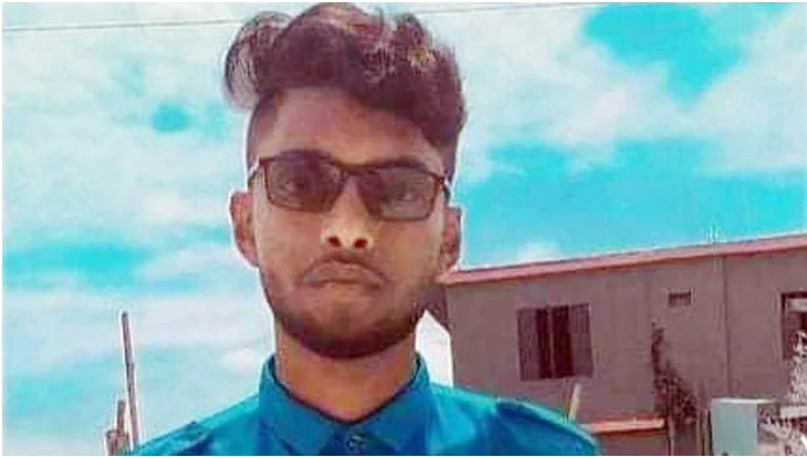 মাঠেই প্রাণ গেল ফুটবল খেলোয়াড়ের  