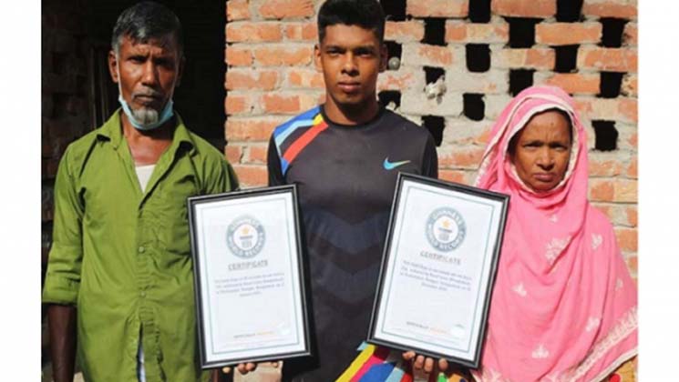 এক পায়ে দড়ি লাফিয়ে বিশ্ব রেকর্ড করলো বাংলাদেশের তরুণ