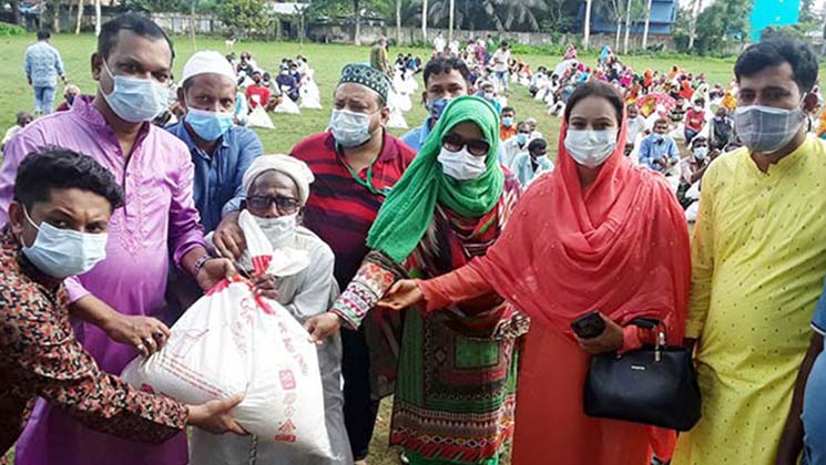 বগুড়ায় ৪ হাজার পরিবারের মাঝে বসুন্ধরার ত্রাণ সহায়তা