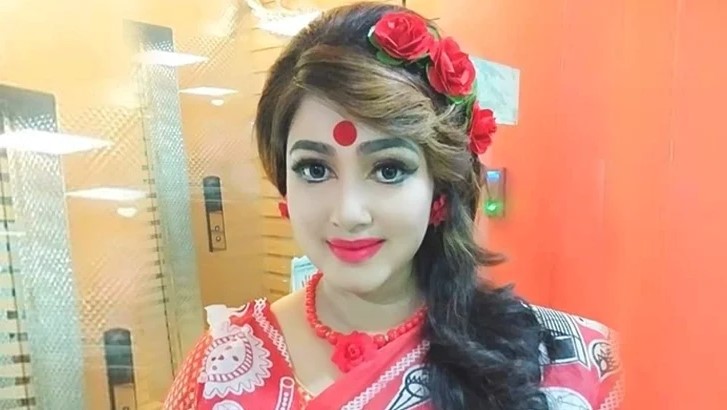 গৃহকর্মী নির্যাতনে অভিযুক্ত চিত্রনায়িকা একা কেন হঠাৎ আড়ালে?