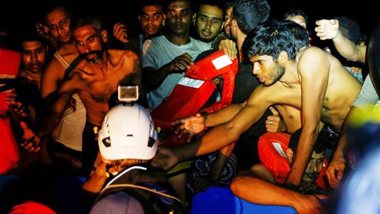 ভূমধ্যসাগরে নৌকা থেকে বাংলাদেশিসহ ৩৯৪ অভিবাসী উদ্ধার