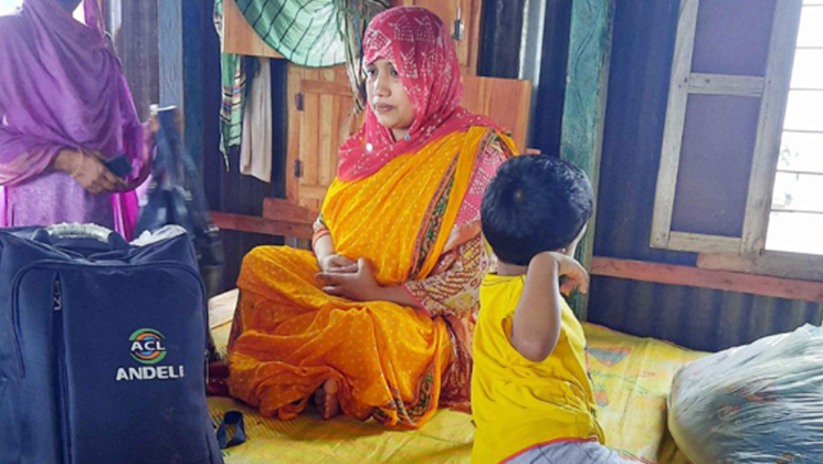 পদ্মার স্রোতে ভাসা মা-ছেলে উদ্ধার