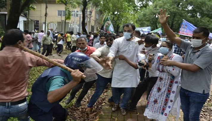 চন্দ্রিমা উদ্যানে সংঘর্ষের ঘটনায় বিএনপির ১৫৫ নেতা-কর্মীর বিরুদ্ধে মামলা