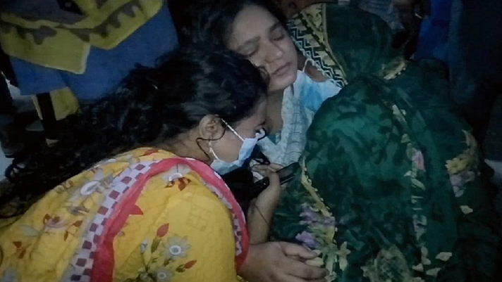 আধা ঘণ্টার ব্যবধানে বজ্রপাতে সাত জনের মৃত্যু
