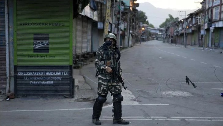 কাশ্মীরে নিরাপত্তা বাহিনীর গুলিতে ২৪ ঘণ্টায় নিহত ৫