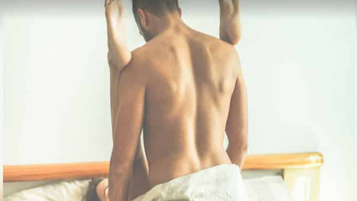 কন্ডোমের বদলে যৌনাঙ্গে আঠা! উদ্দাম যৌনতার পরই প্রাণ হারালেন যুবক