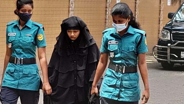 গ্রেপ্তার হওয়ার আগপর্যন্ত পুলিশের ধারণা ছিল তারা যাকে খুজছে সে পুরুষ জঙ্গি