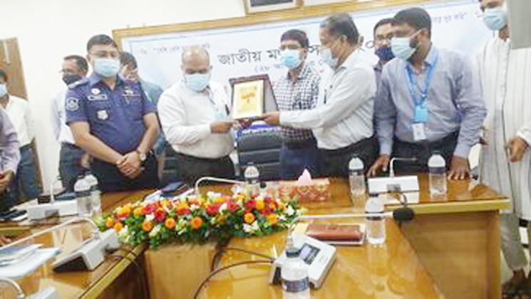 সিরাজগঞ্জে জাতীয় মৎস্য সপ্তাহের উদ্বোধন পোনামাছ অবমুক্তকরণ 