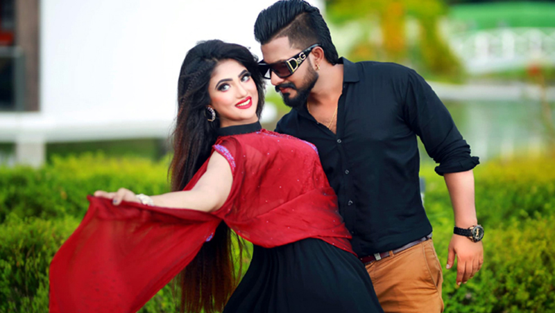 বিয়ে করেই হজে যাব, তবে অভিনয় ছাড়ছি না : আঁচল
