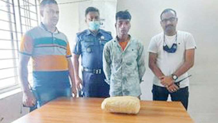 চাঁচড়া পুলিশ ফাঁড়ী কর্তৃক গাঁজাসহ মাদক ব্যবসায়ী গ্রেফতার