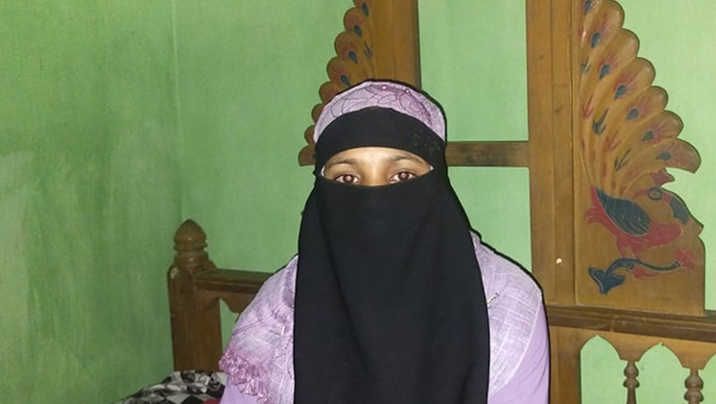 দড়ি নিয়ে পুলিশ সদস্যের বাড়িতে প্রেমিকা