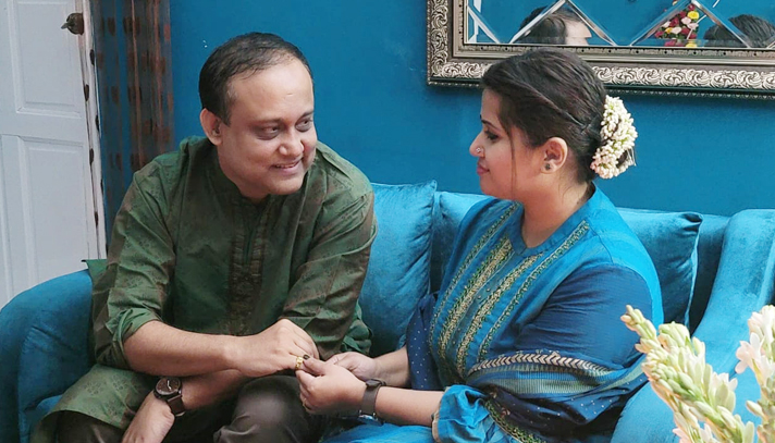 হবু স্বামীকে নিয়ে প্রকাশ্যে আসলেন ন্যানসি