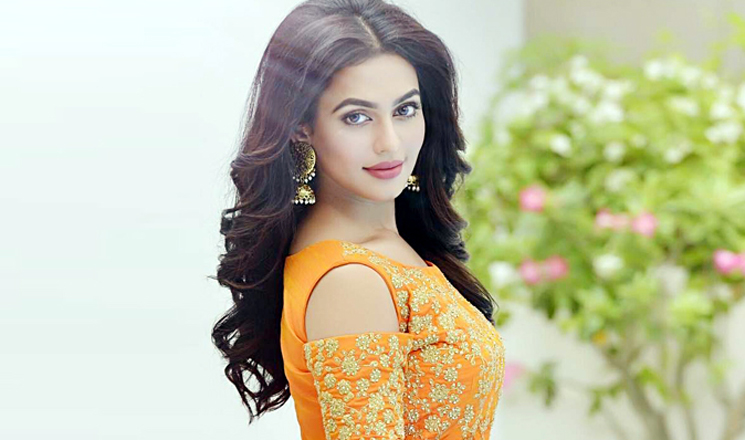 আবারও গানে ফারিয়া