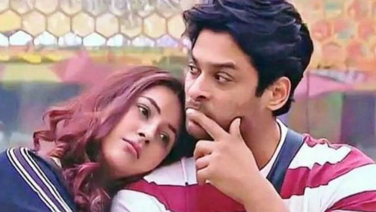 প্রেমিকার কোলেই মারা যান সিদ্ধার্থ