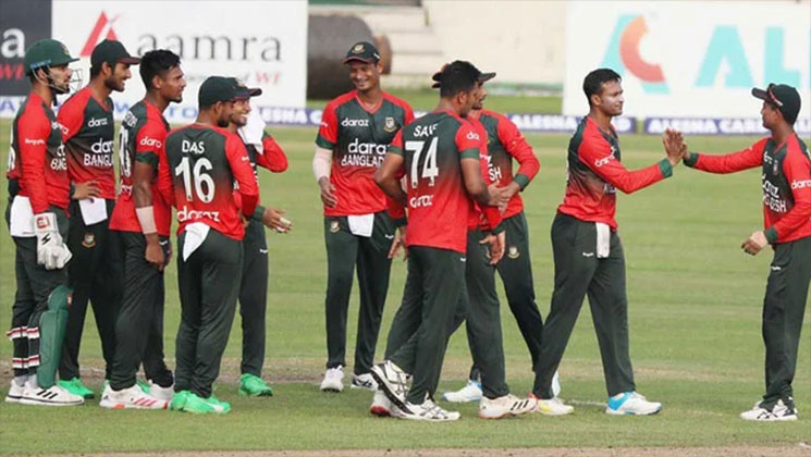 ৬২ রানে ৫ উইকেট হারিয়ে বিপাকে নিউজিল্যান্ড