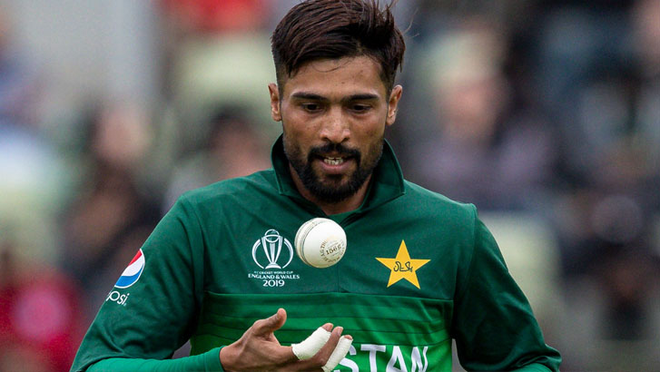 ফেরার অপেক্ষায় আমির