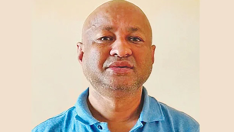 ভাড়া নিয়ে ছয়তলা বাড়ি ‘দখল’
