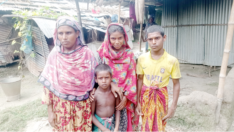প্রধানমন্ত্রীর উপহারের ঘর পান’নি শরিফা বেগম
