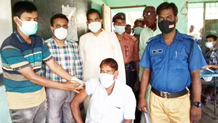নন্দীগ্রামে কোভিড-১৯ গণটিকাদানের ২য় ডোজ উদ্বোধন