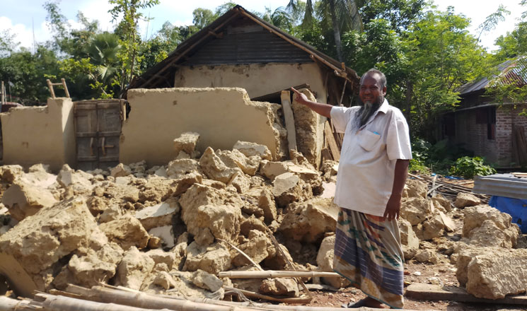বাগমারায় জোর পূর্বক  কৃষকের বসতভিটা দখলের অভিযোগ