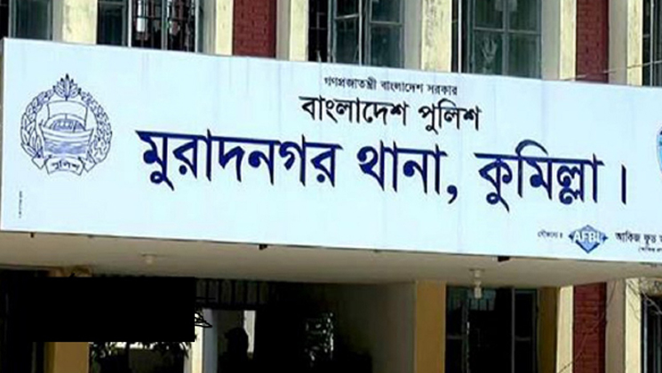 এক রাতে পাগলকে জবাই করে হত্যা, দুইজনের গলায় ছুরি